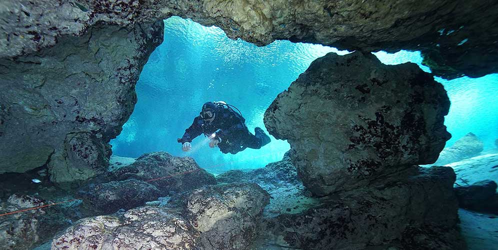 Cavern Diver